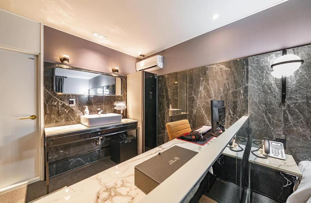Brown-Dot Hotel Geomdan Incheon Luaran gambar